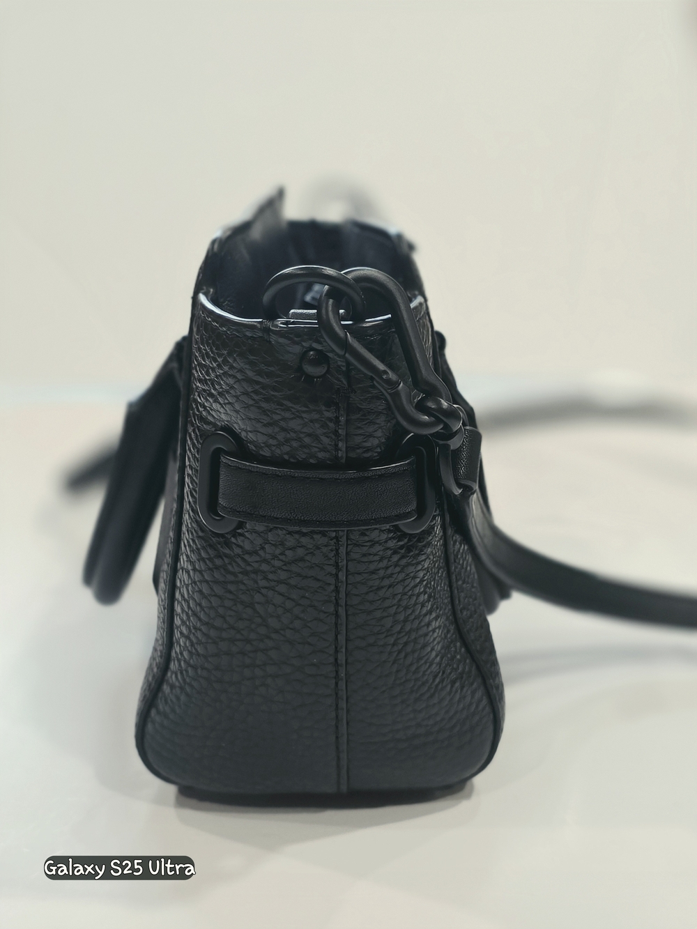 ❤️❤️COACH Black Pebbled Leather Convertible Satchel Monochromatic Hardware♠️ - Picture 4 of 5
